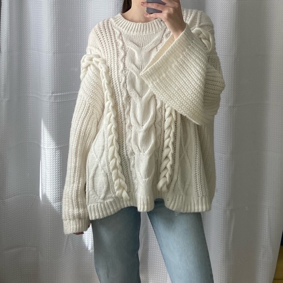 H&M Sweaters - Oversized Chunky Cable Knit Bell Sleeve Sweater